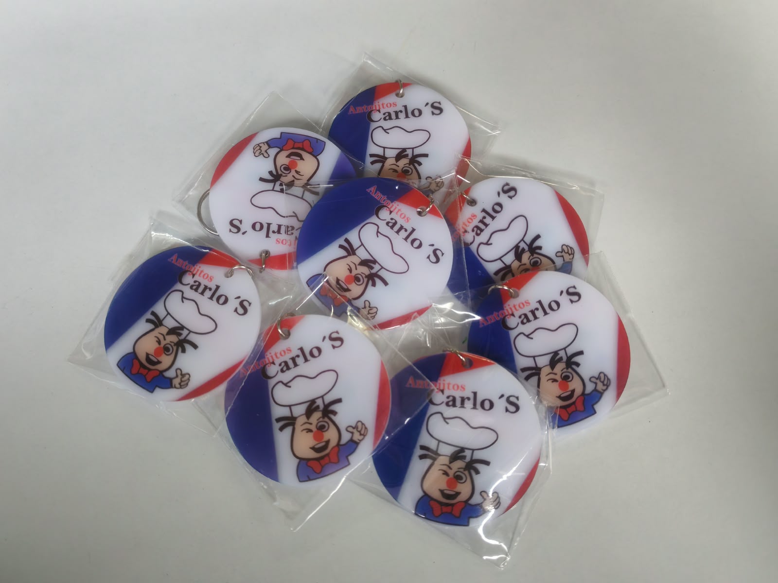 Llaveros personalizados producidos en volumen